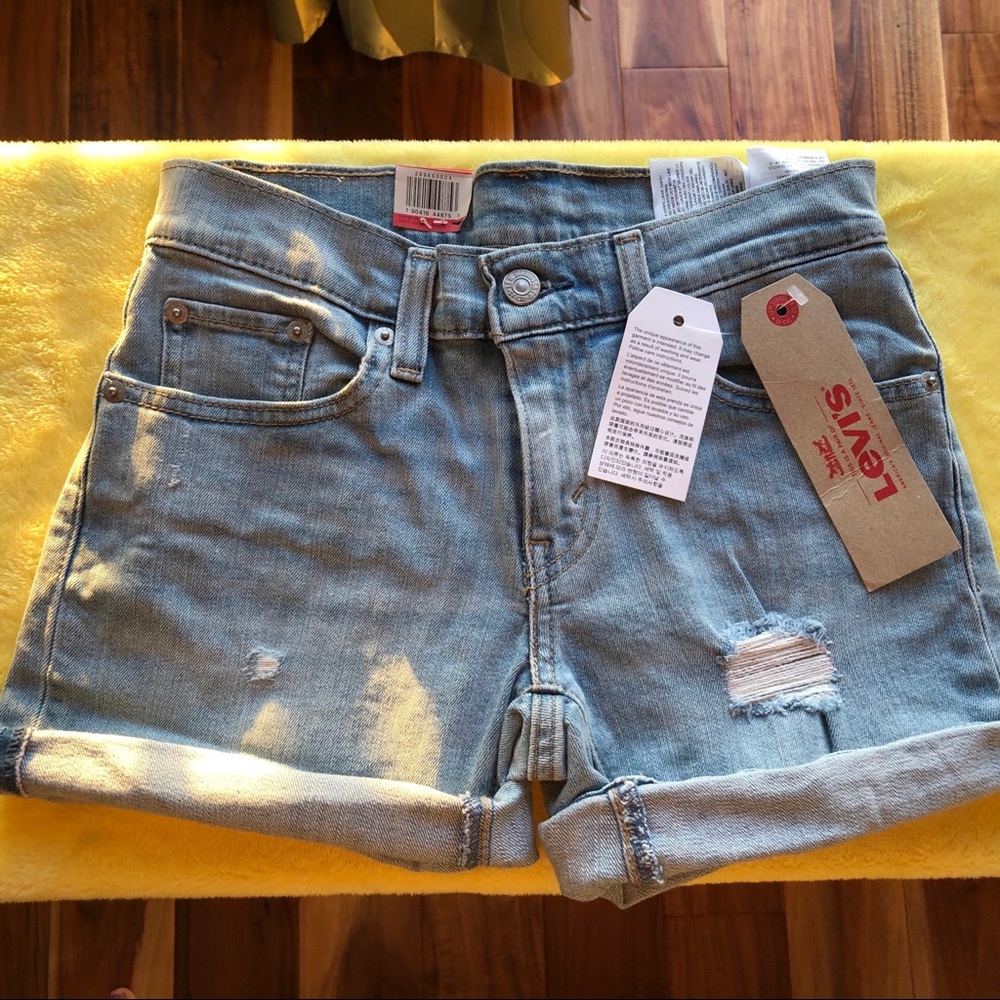 Levi’s Lightwashed Shorts